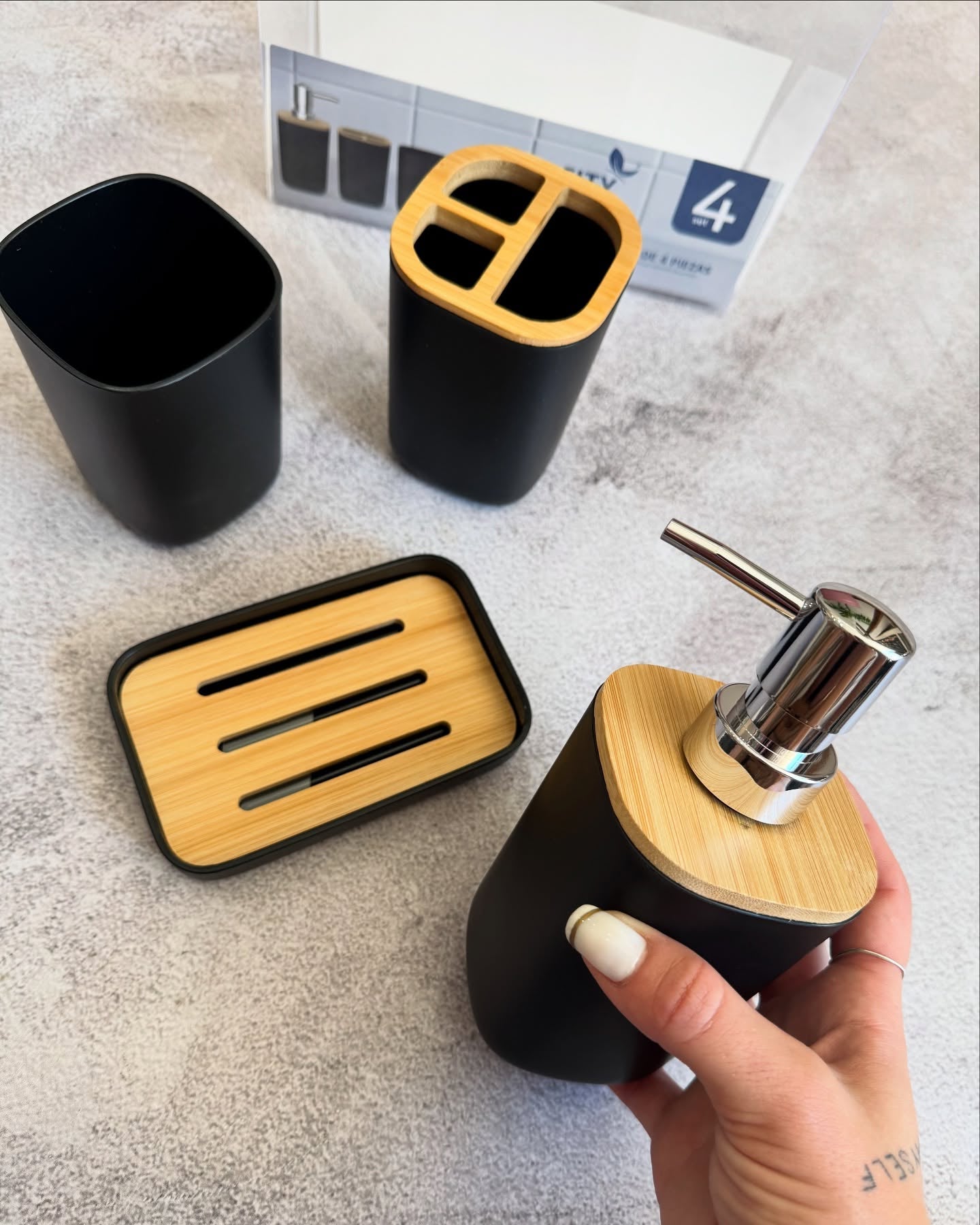 Plastic Bathroom Accessories