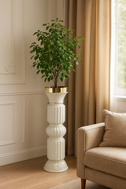 Compact plastic port