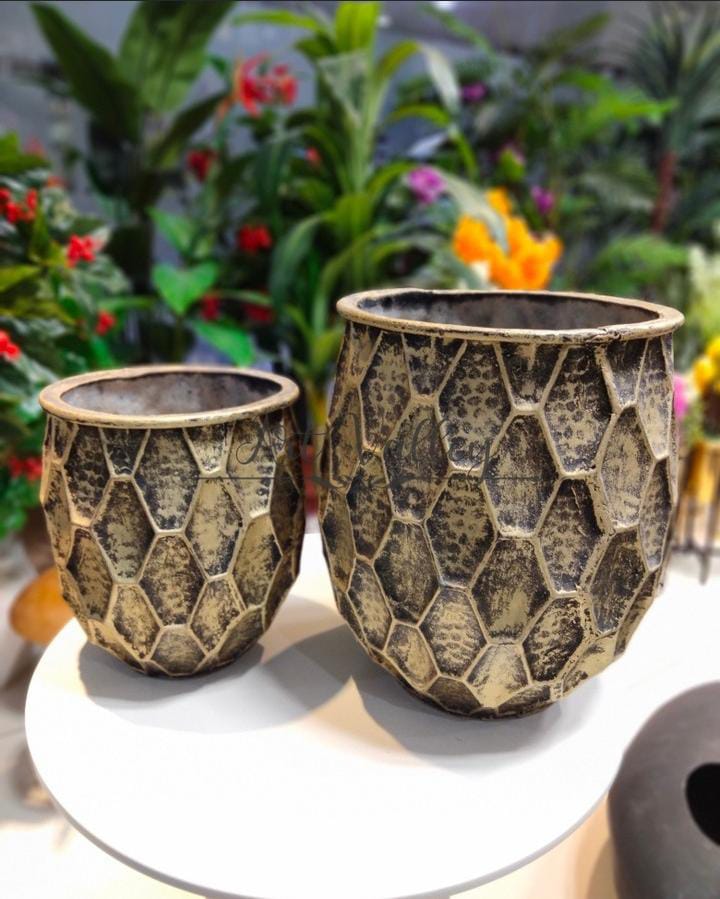 Fiber pots pair